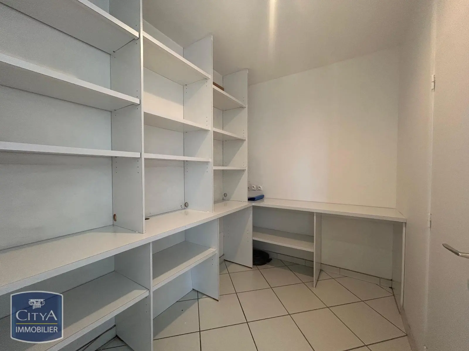 Photo 3 Local Professionnel