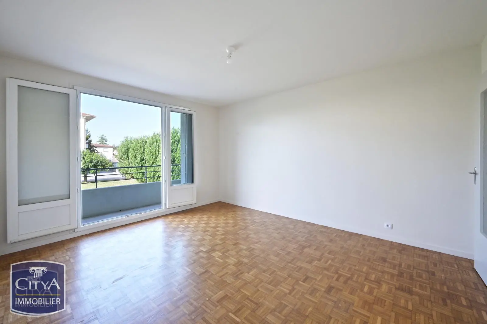 Photo 1 Appartement 4 pièces 80m²