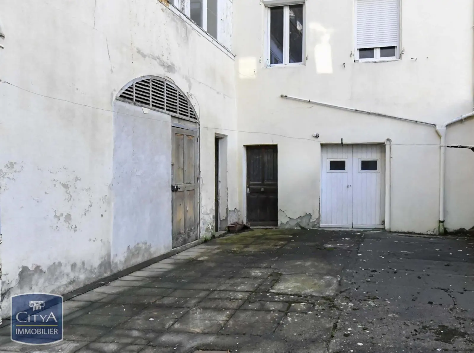 Photo 1 Immeuble 250m²