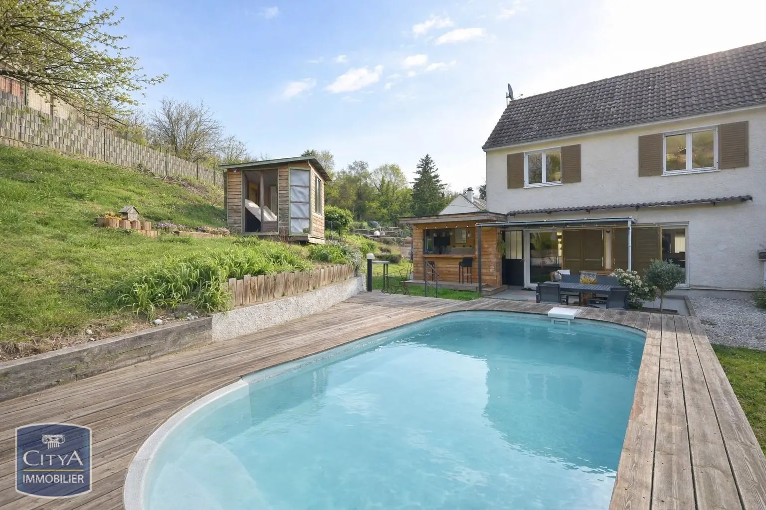 Photo 1 Maison 5 pièces 102m²