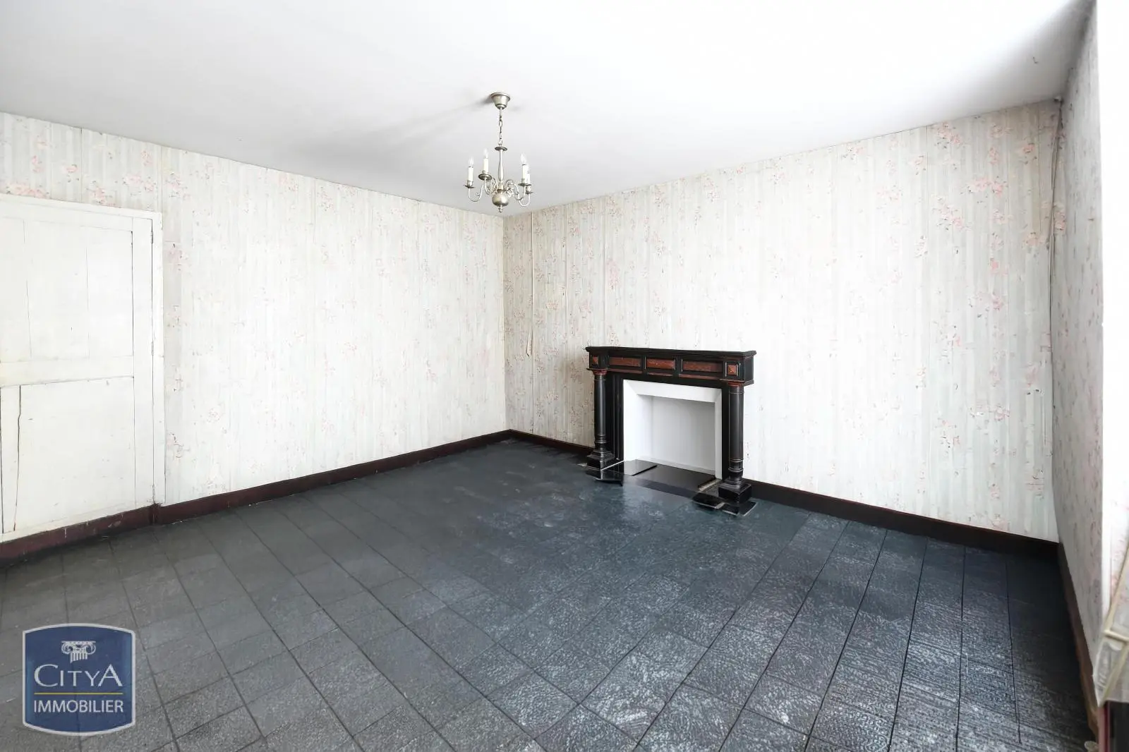 Photo 1 Immeuble 250m²