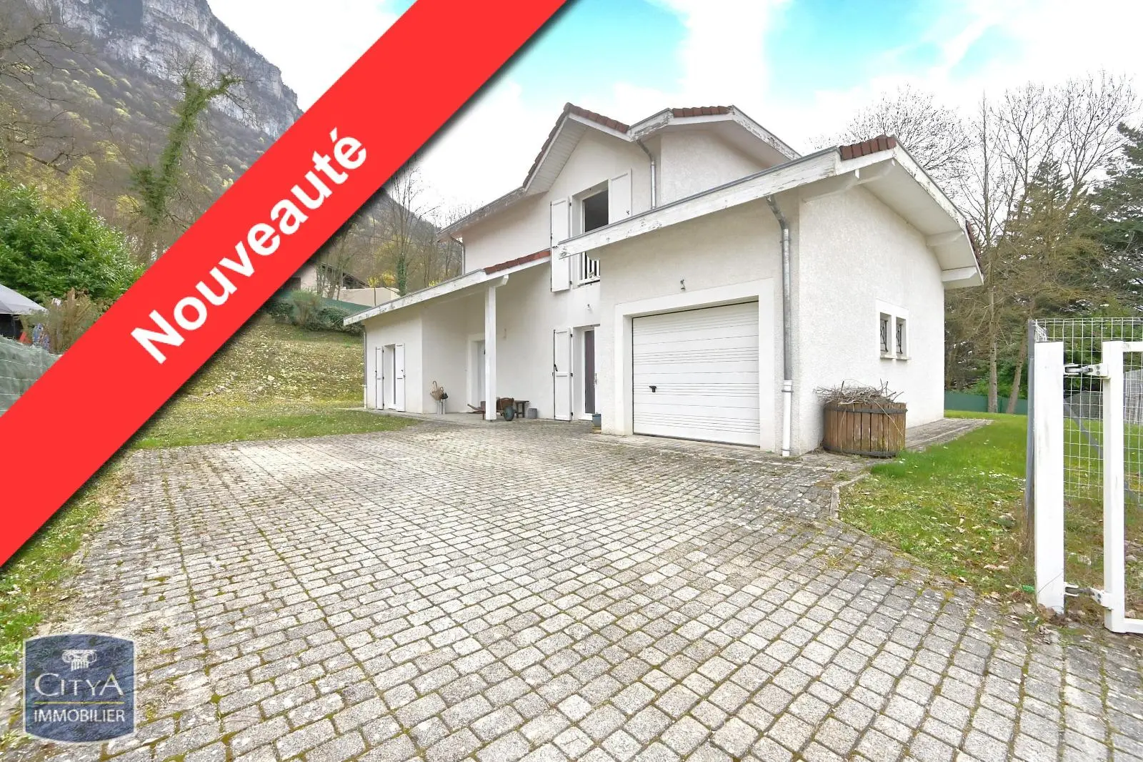 Photo 1 Maison 5 pièces 141m²