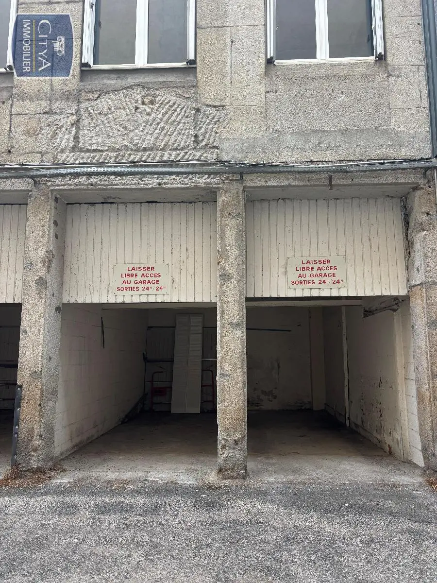 Photo 2 Parking