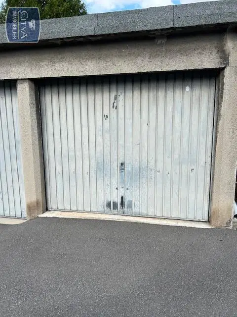 Photo 1 Parking