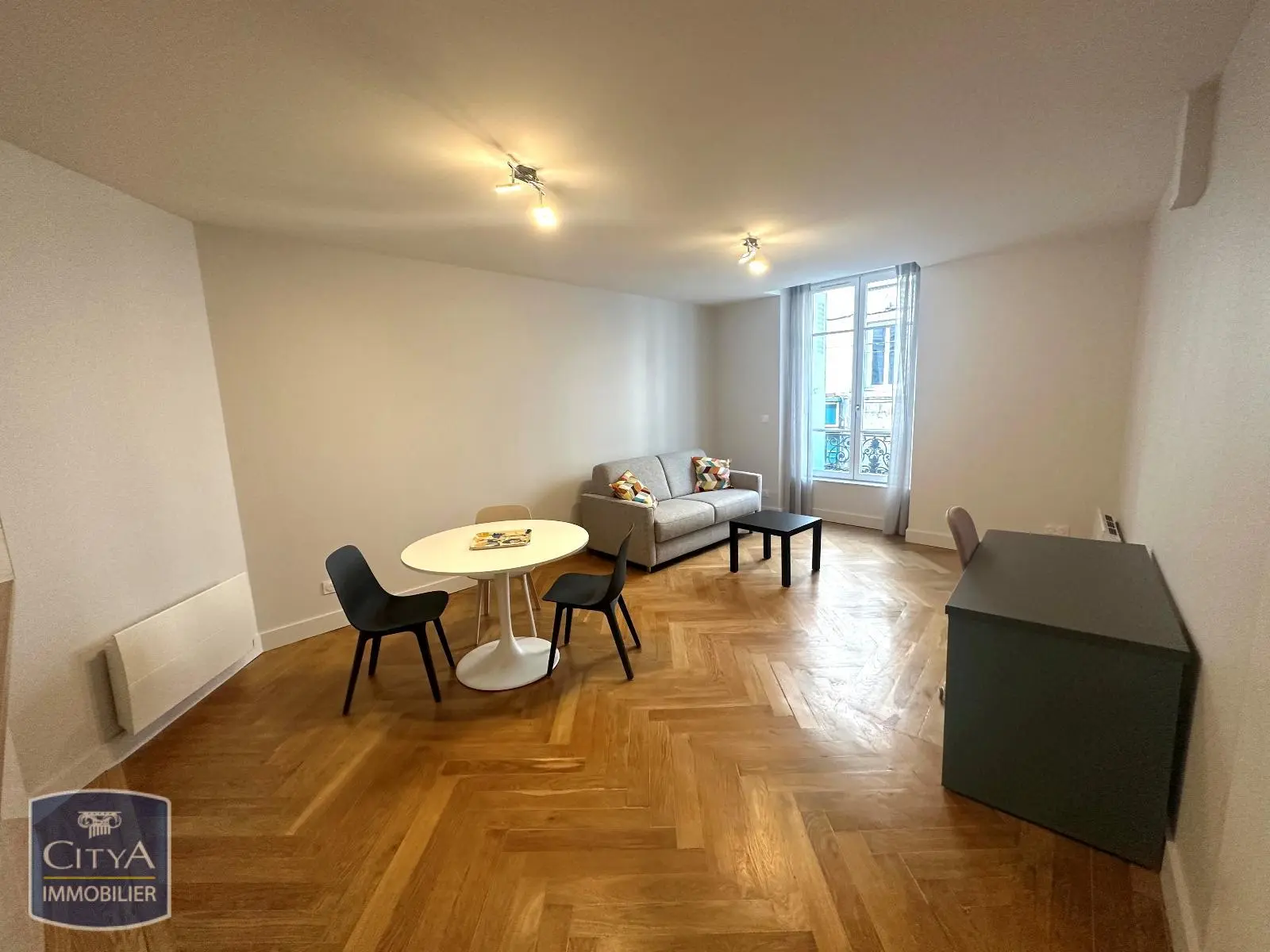 Photo 2 Appartement 1 pièce 33m²