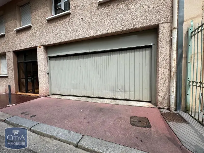 Photo 1 Parking
