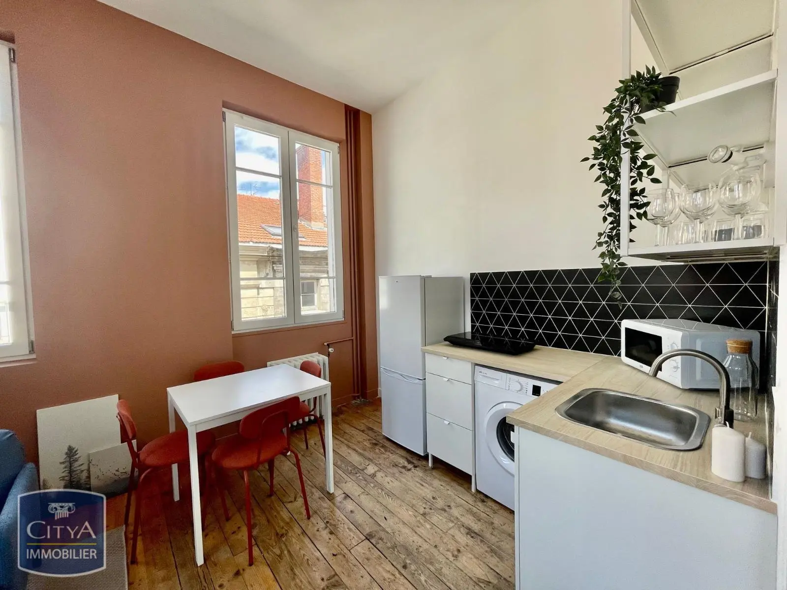 Photo 2 Appartement 1 pièce 28.52m²