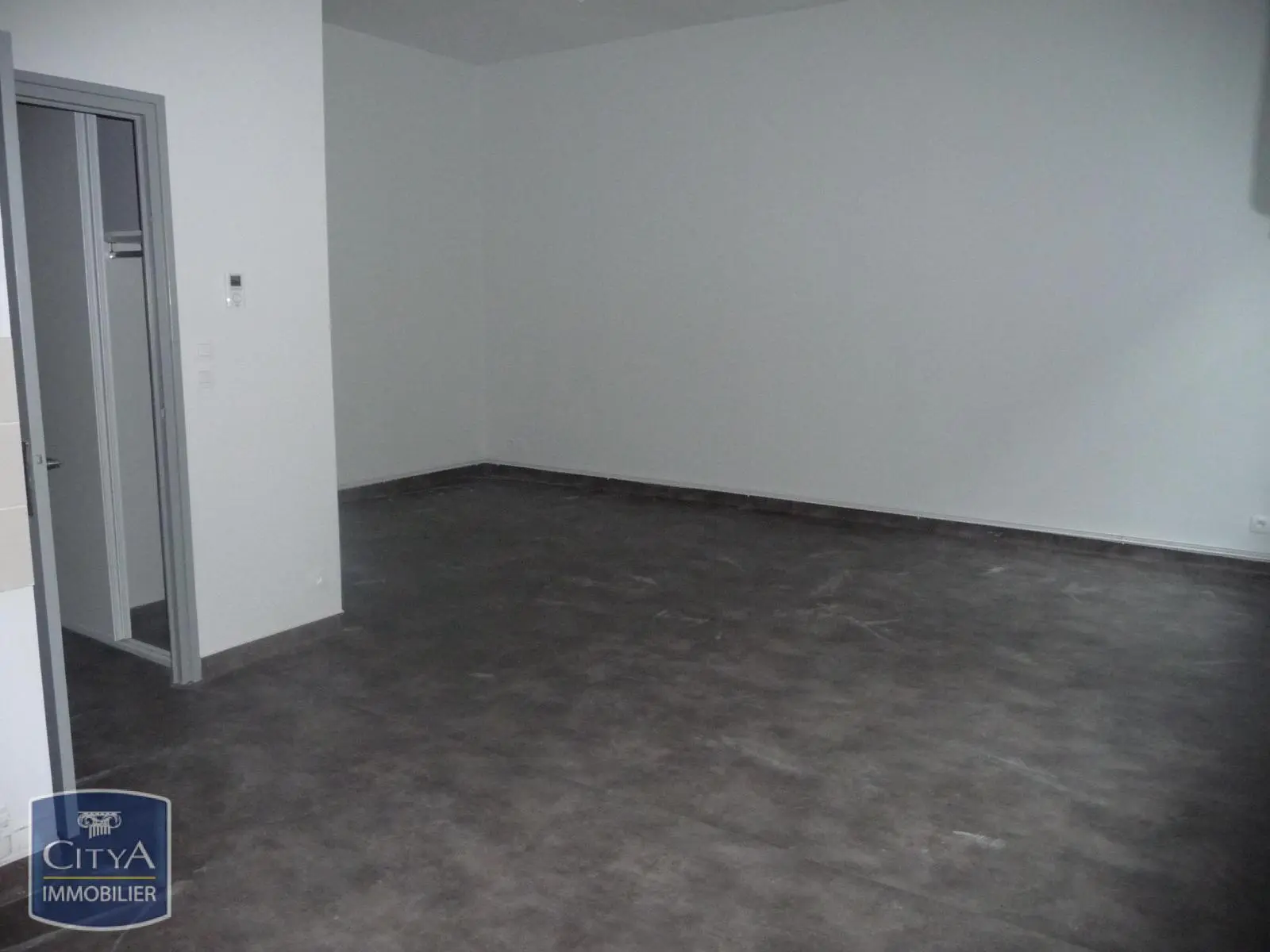 Photo 2 Appartement 1 pièce 45.31m²