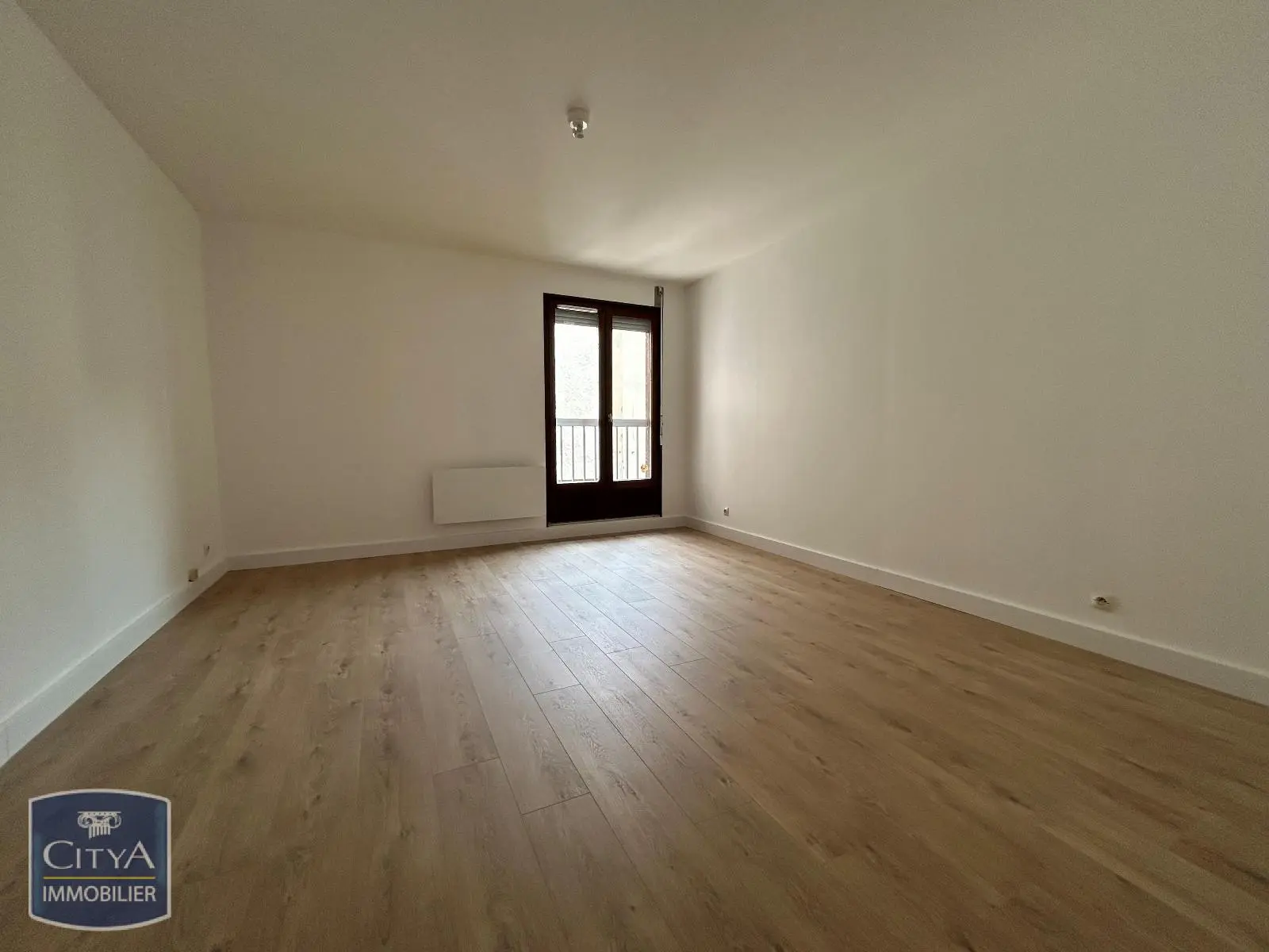 Photo 2 Appartement 1 pièce 27.99m²