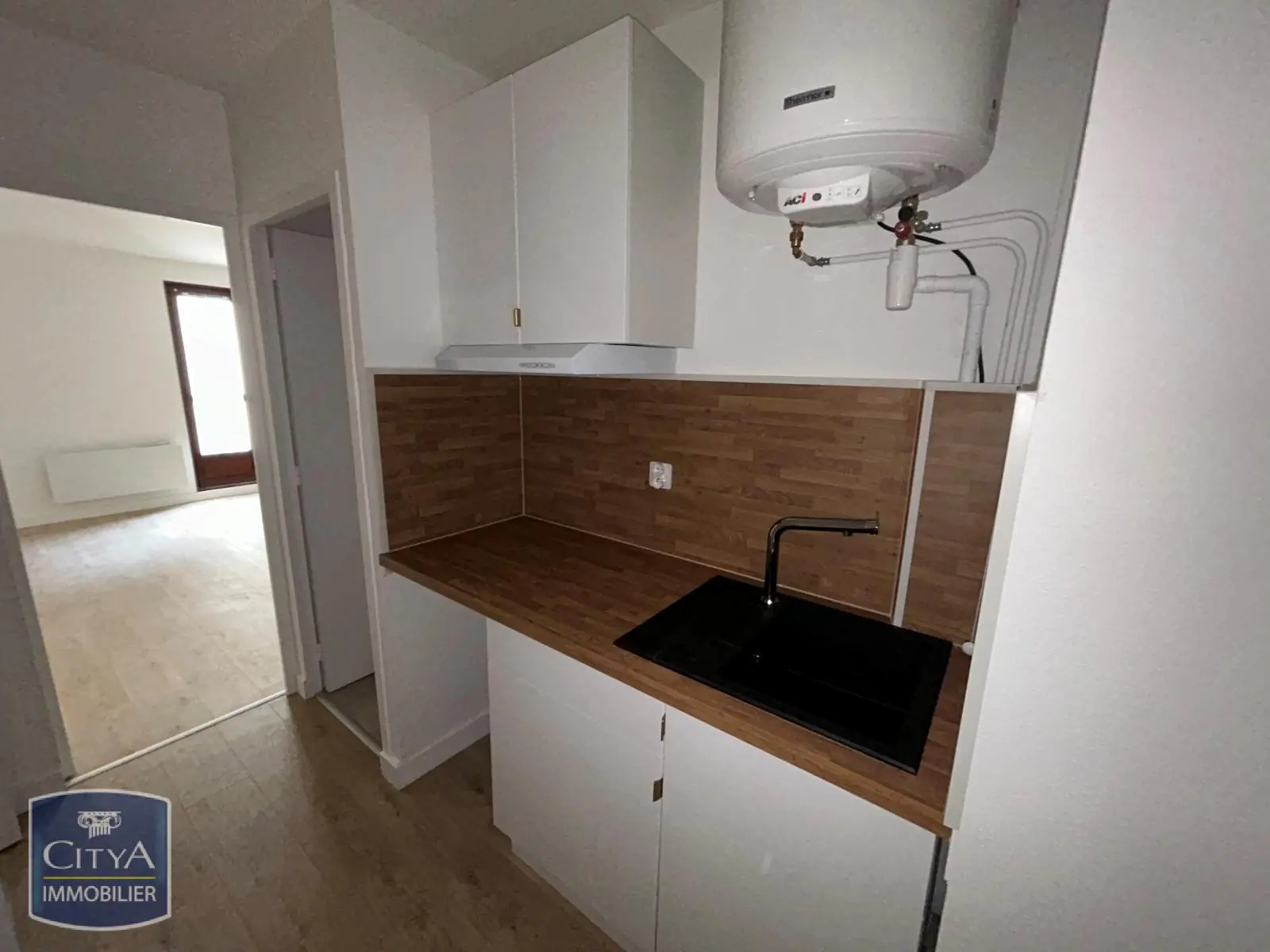 Photo 1 Appartement 1 pièce 27m²