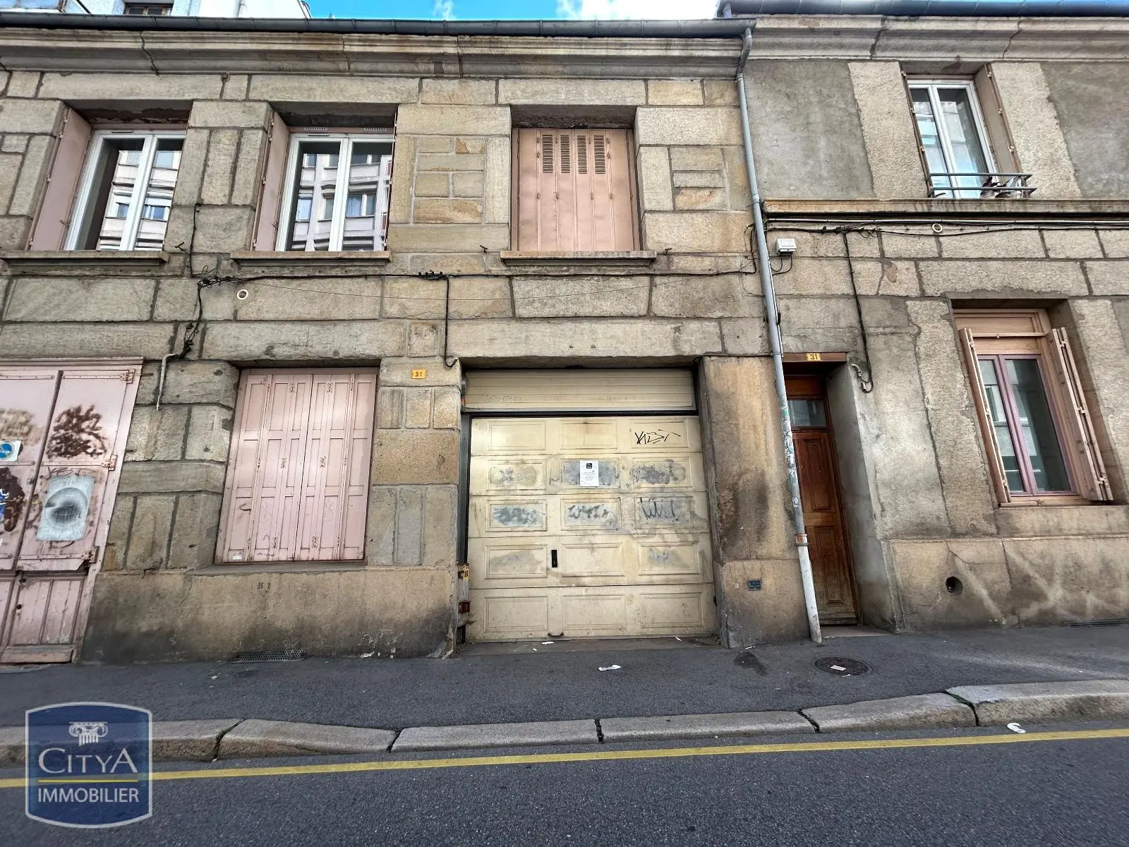 Photo 1 Parking