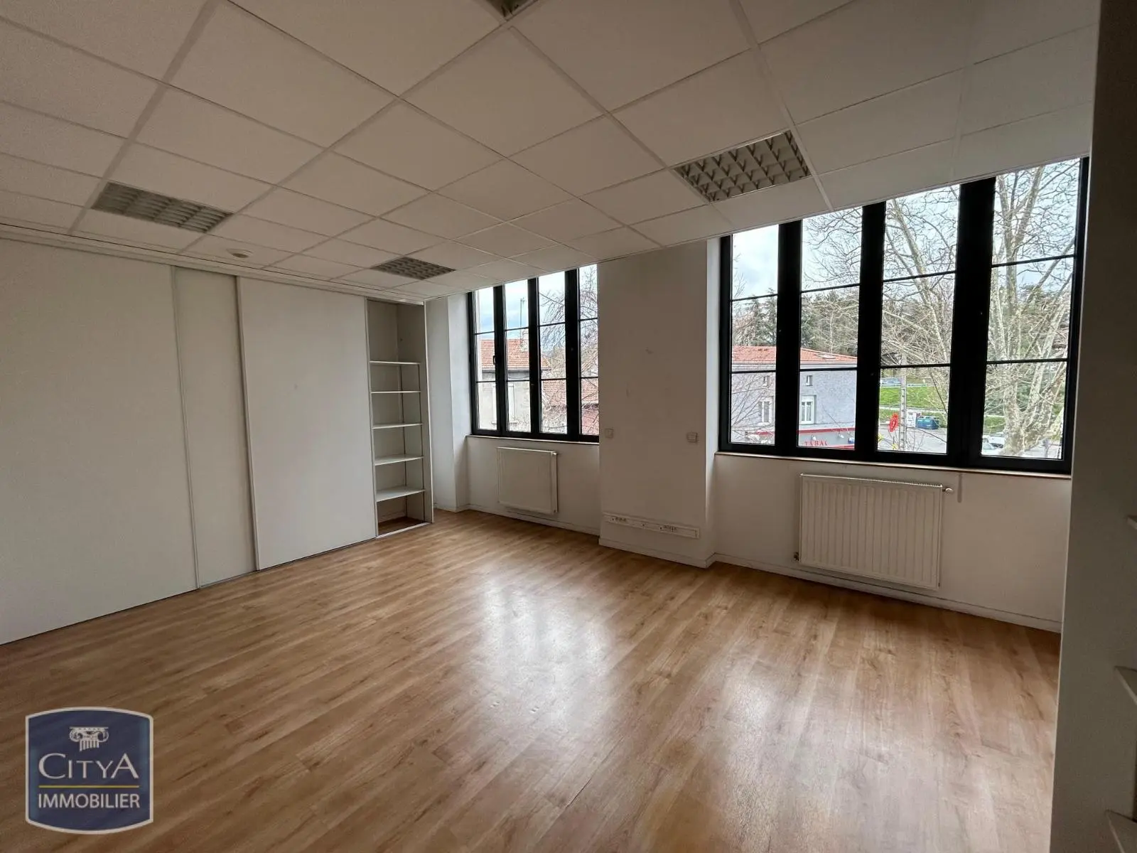 Photo 17 Local Professionnel