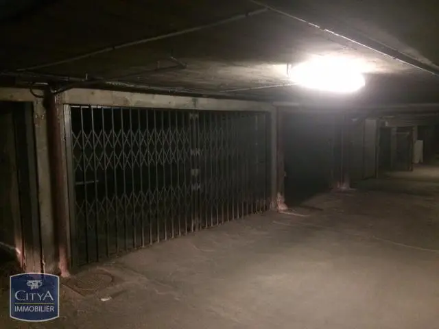 Photo 2 Parking