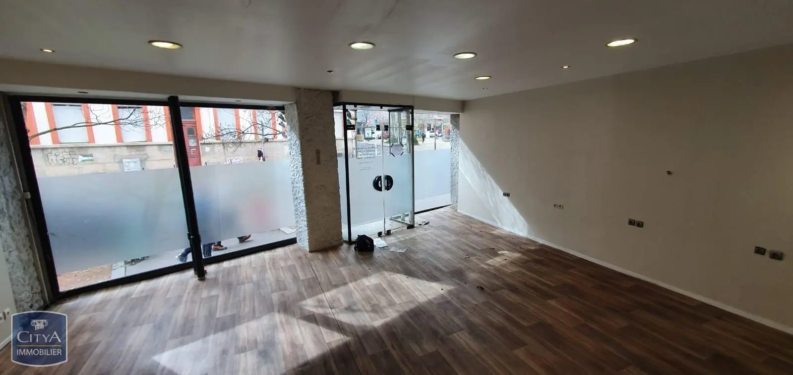 Photo 1 Local Commercial