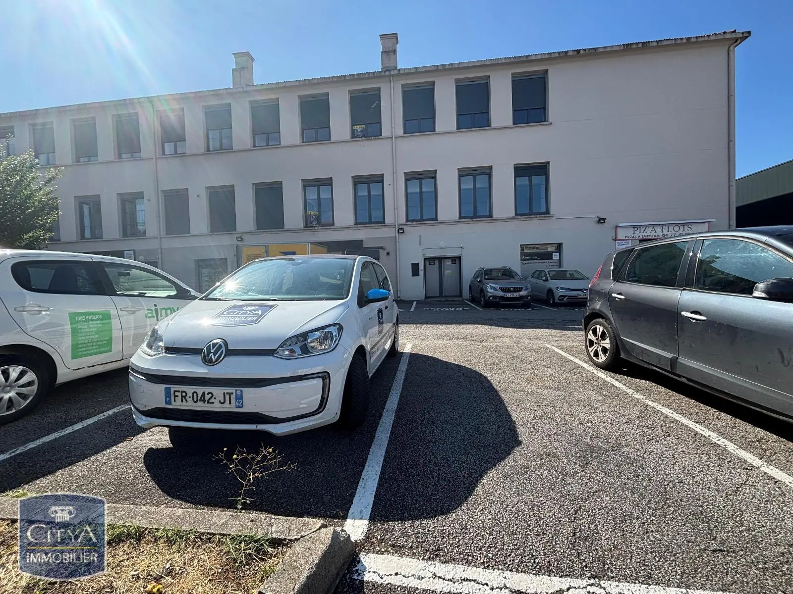 Photo 1 Parking