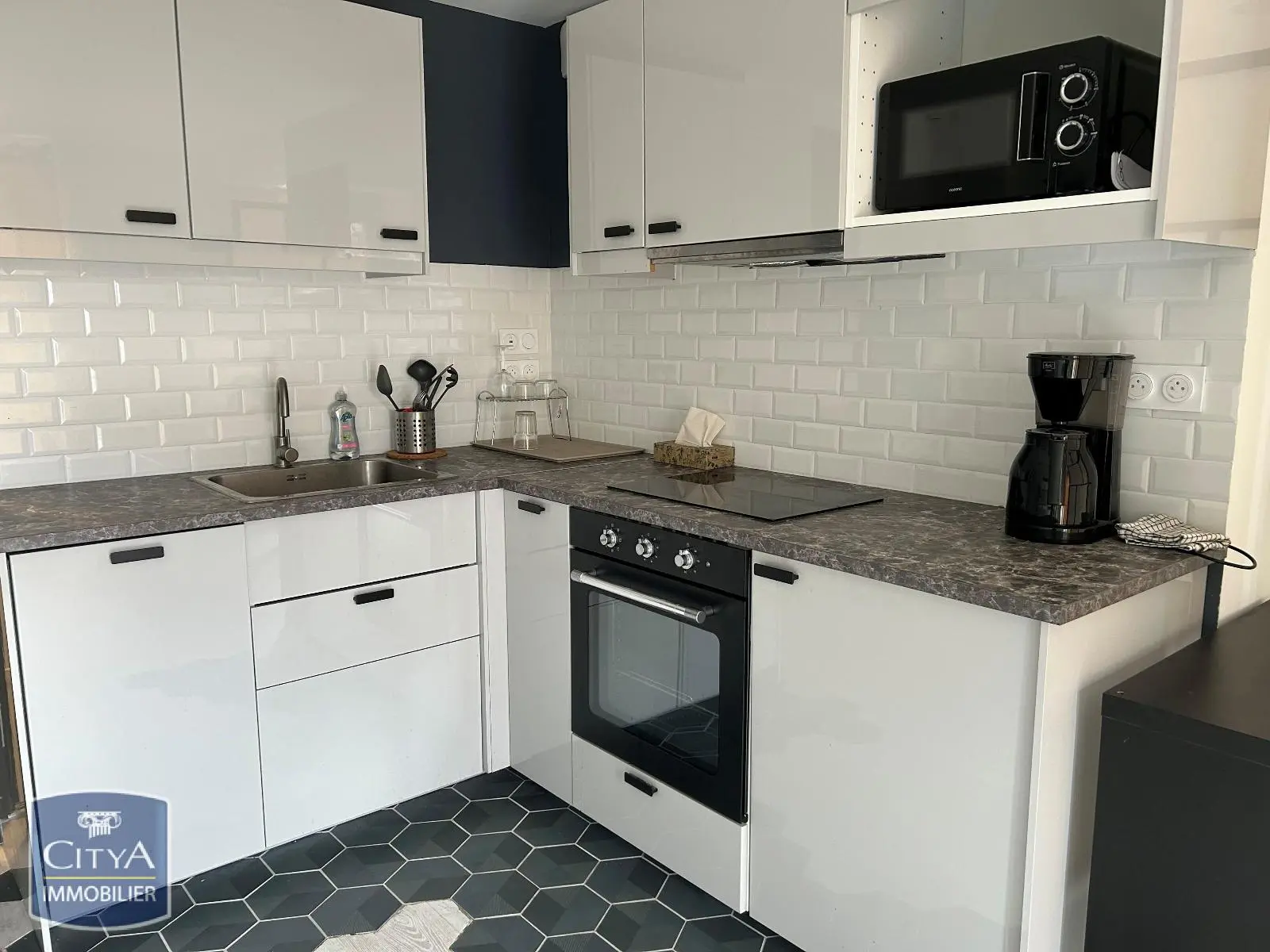 Photo 1 Appartement 1 pièce 24m²