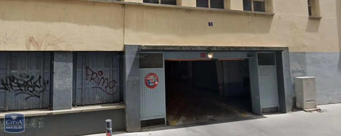 Photo 1 Parking