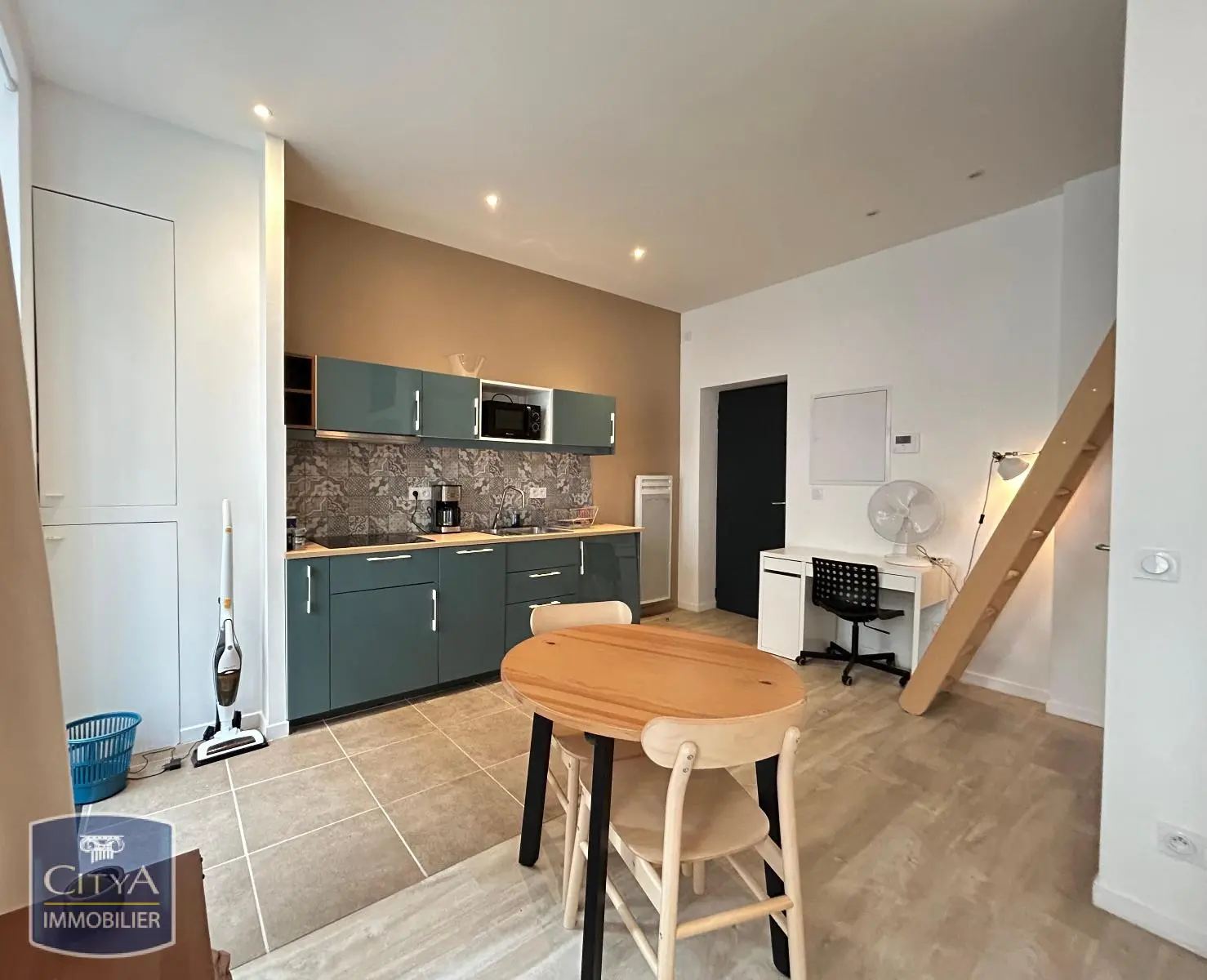 Photo 1 Appartement 1 pièce 24.77m²