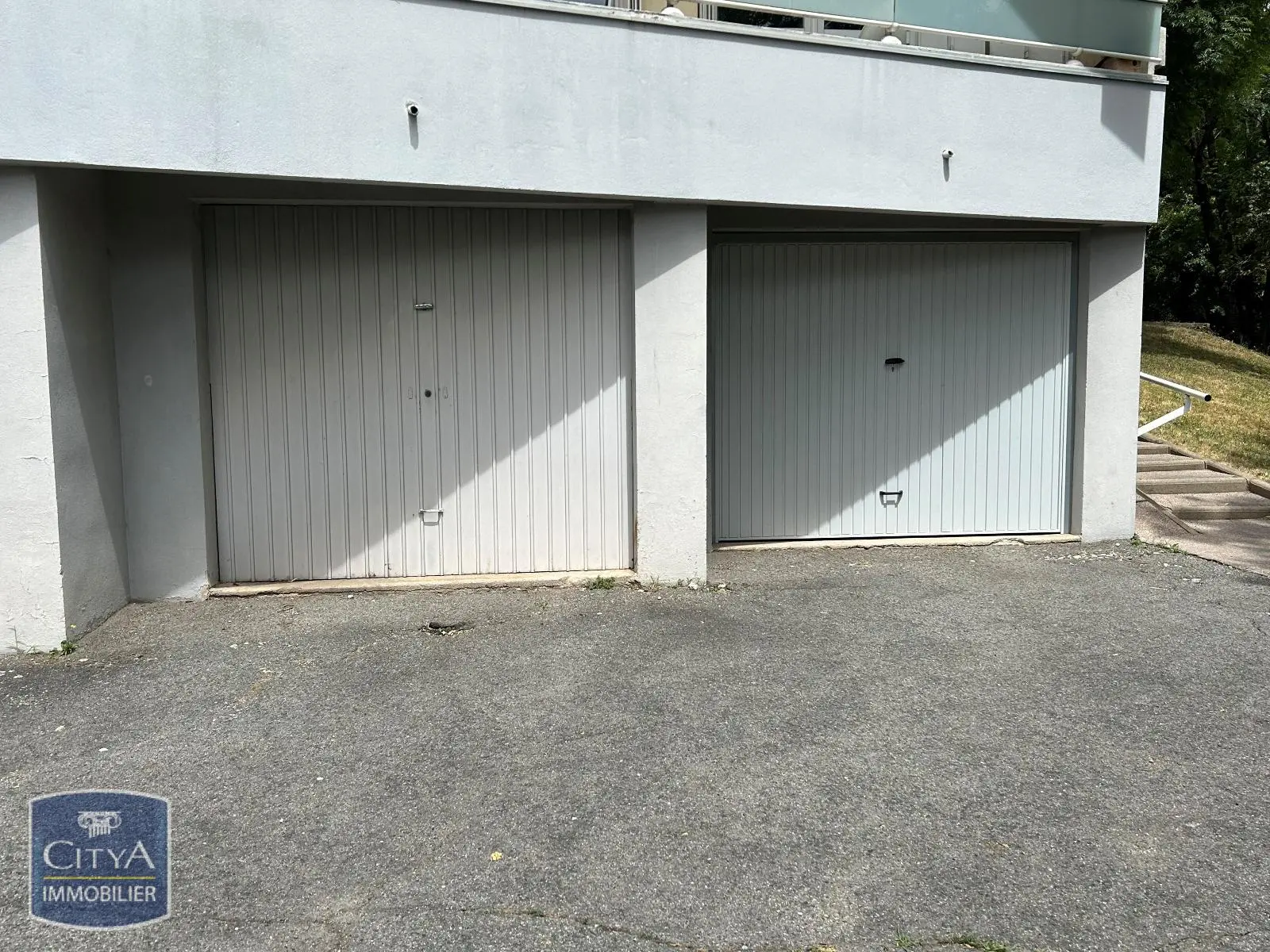 Photo 1 Parking