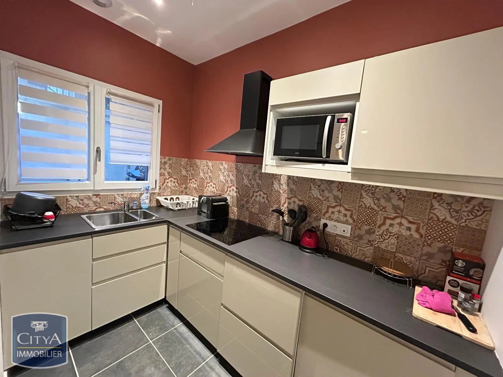 Photo 7 Local Commercial