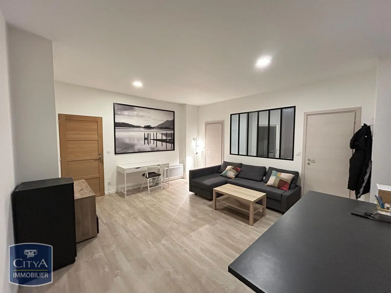 Photo 8 Local Commercial