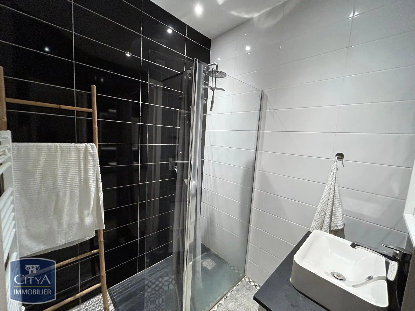 Photo 9 Local Commercial