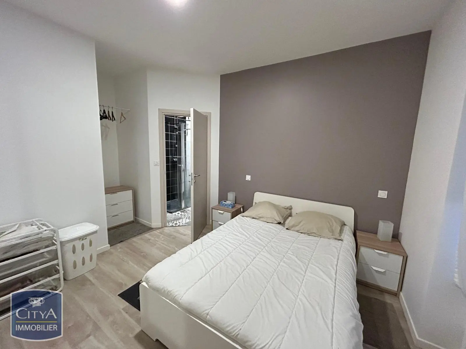 Photo 10 Local Commercial