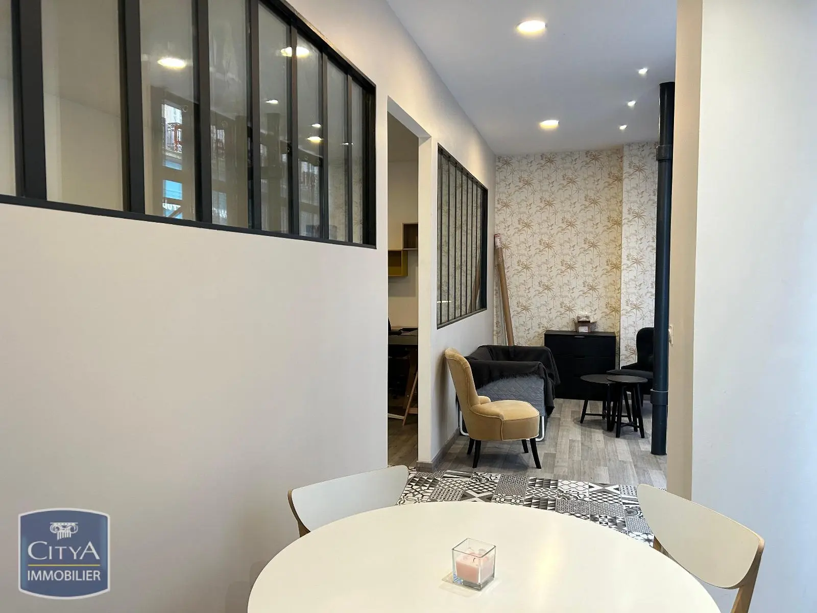 Photo 3 Local Commercial