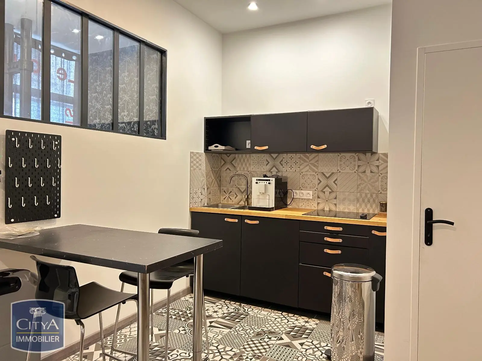 Photo 5 Local Commercial