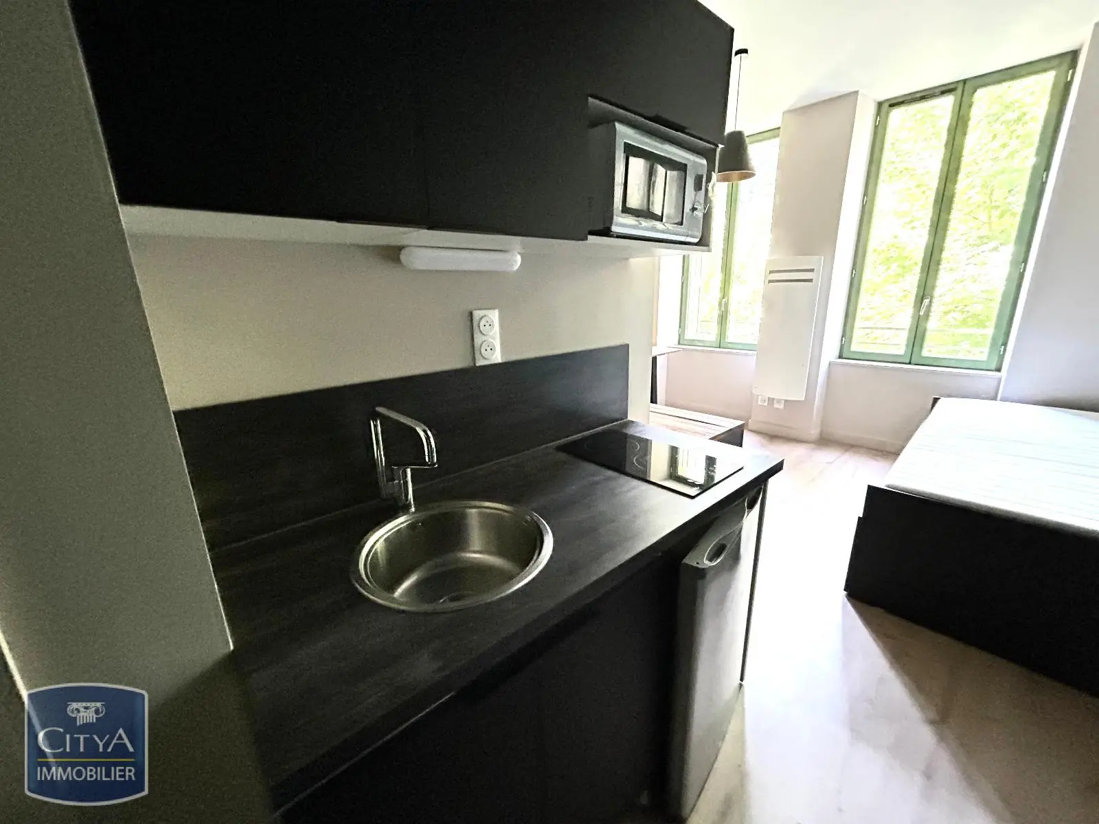 Photo 1 Appartement 1 pièce 18m²