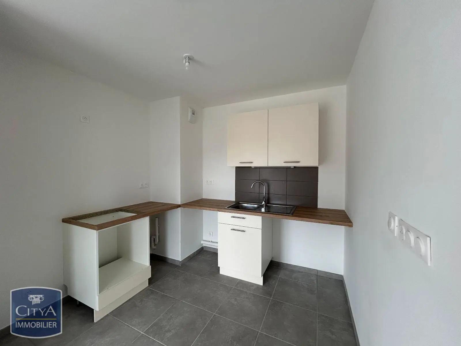 Photo 1 Appartement 5 pièces 101.56m²