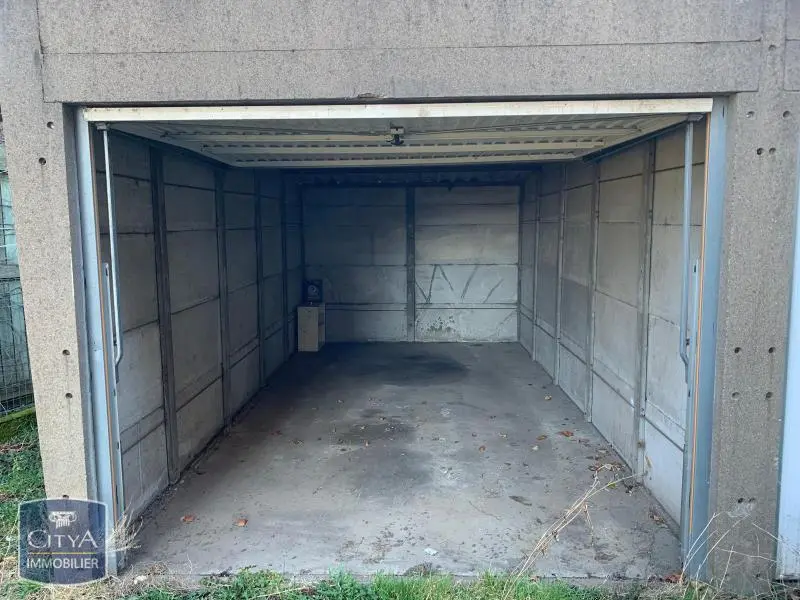 Photo 1 Parking