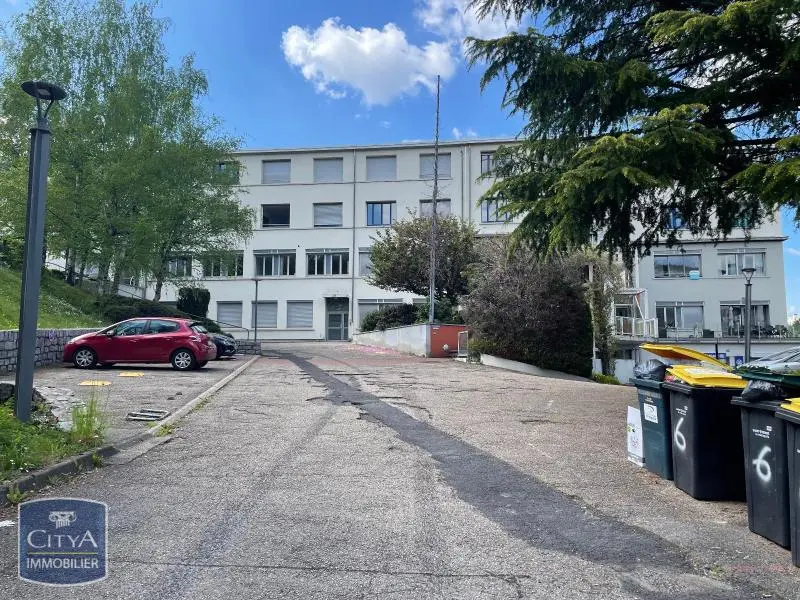 Photo 1 Parking