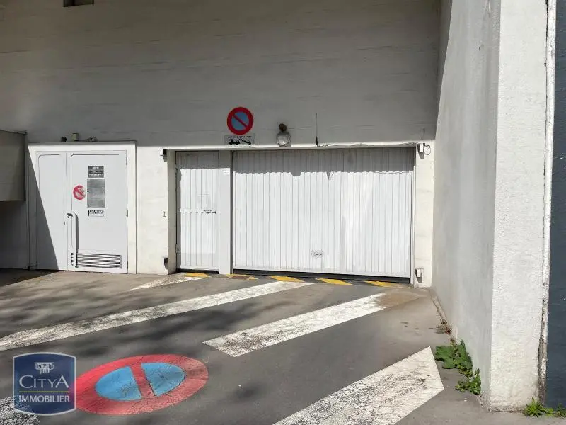 Photo 1 Parking