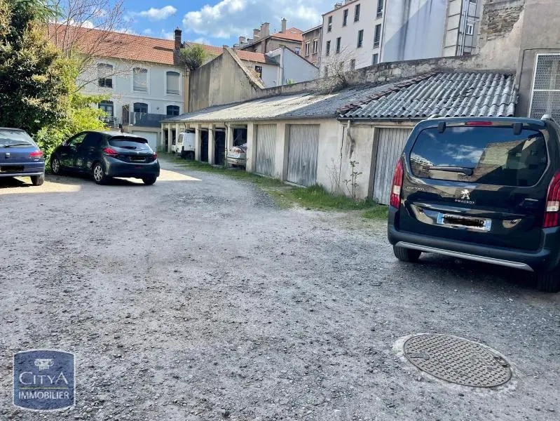 Photo 1 Parking