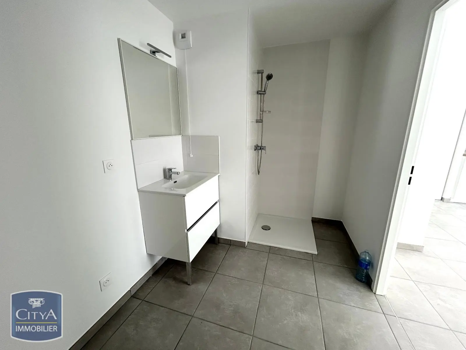 Photo 3 Appartement 1 pièce 27.41m²