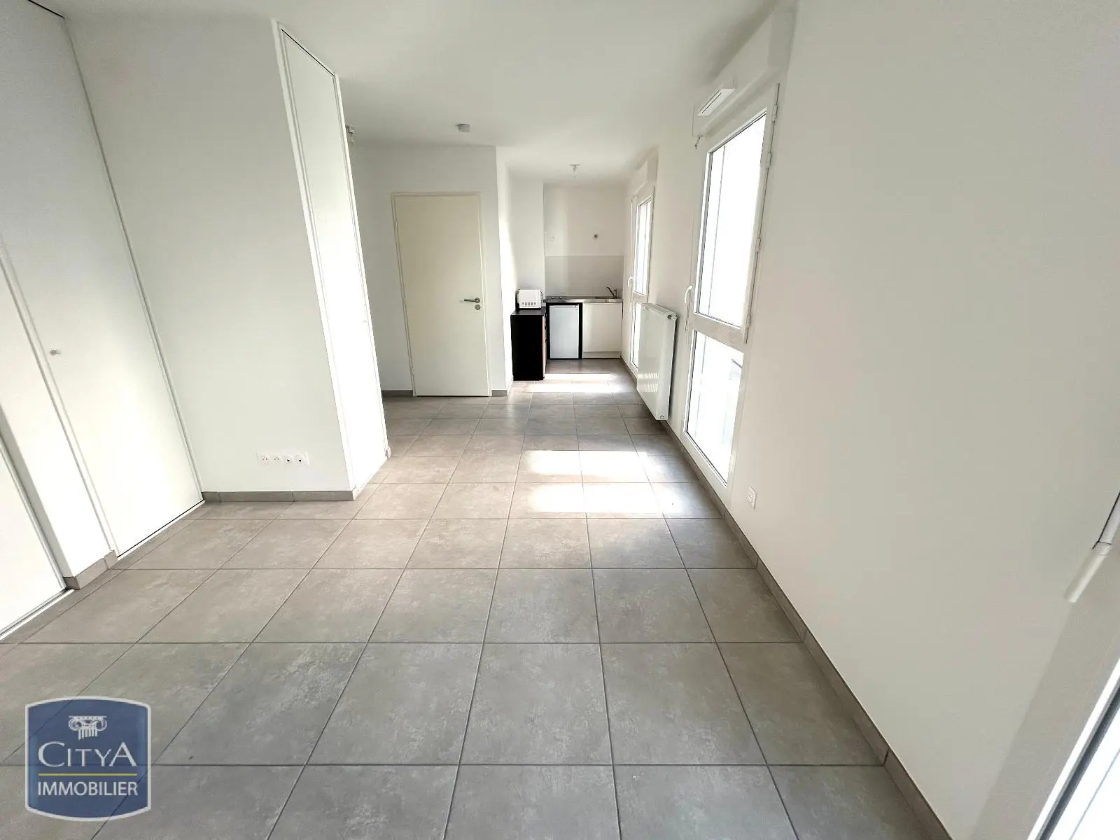 Photo 1 Appartement 1 pièce 28.76m²