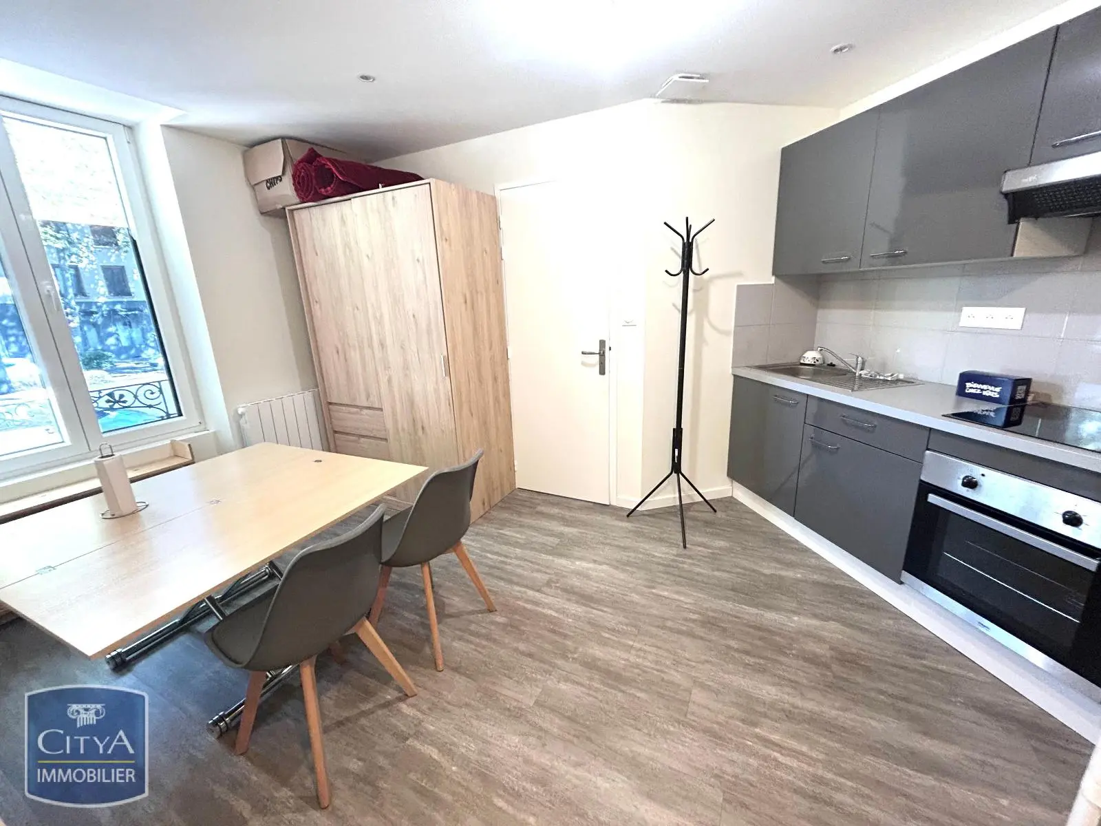 Photo 1 Appartement 1 pièce 18m²