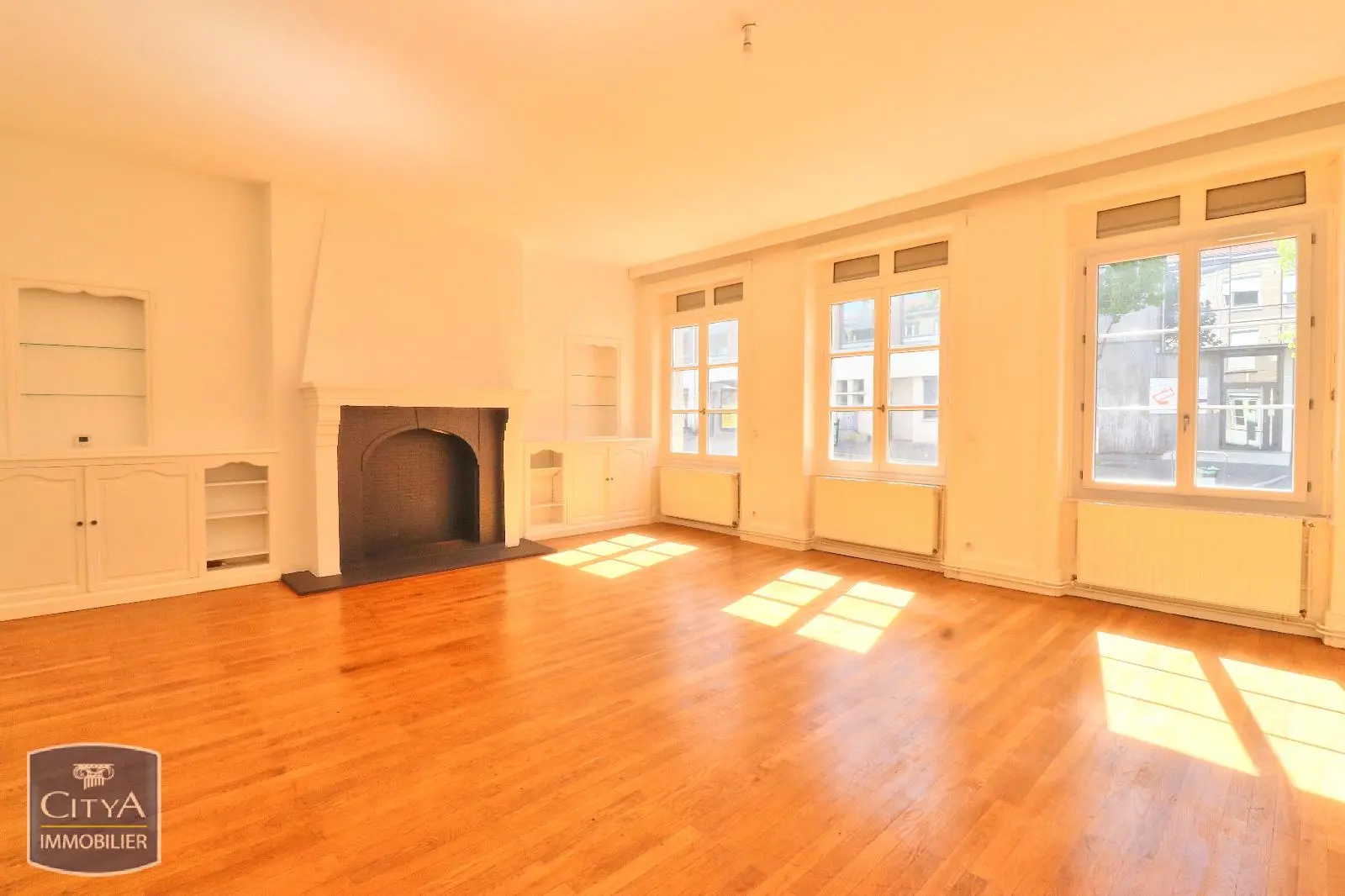 Photo 1 Appartement 4 pièces 125.83m²