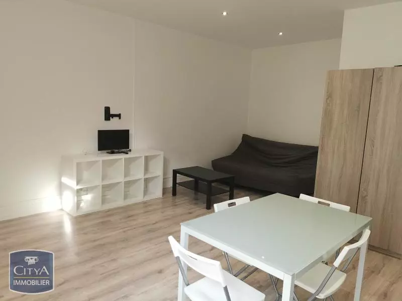 Illustration pour Appartement 1 pièce 33m² Photo Appartement 1 pièce 33m²