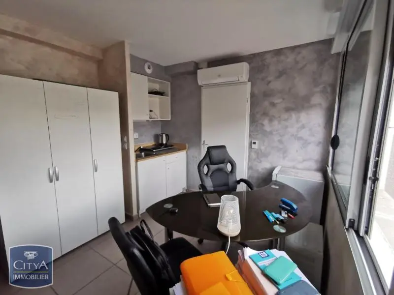 Photo 1 Appartement 1 pièce 18m²