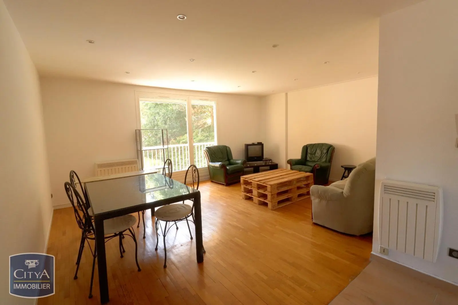 Photo 2 Appartement 5 pièces 102.46m²
