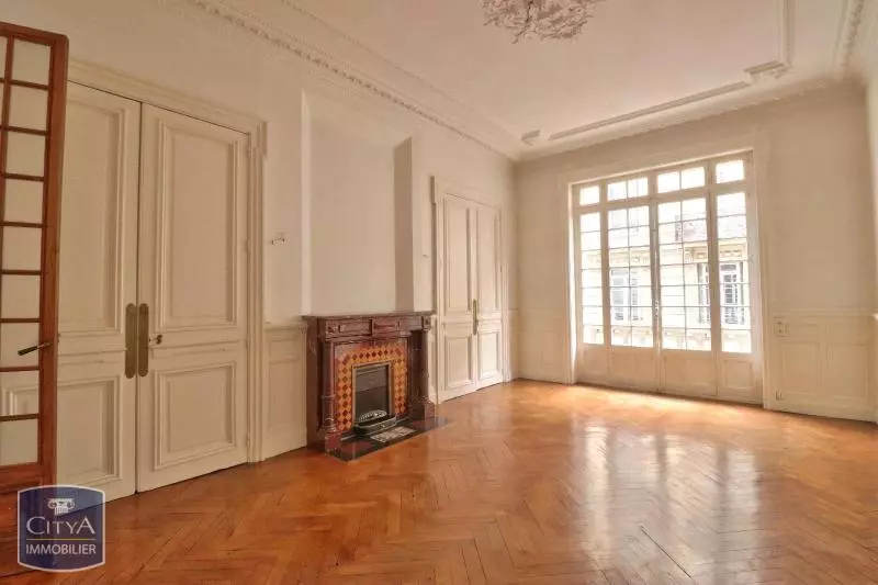 Photo 1 Appartement 5 pièces 205.77m²