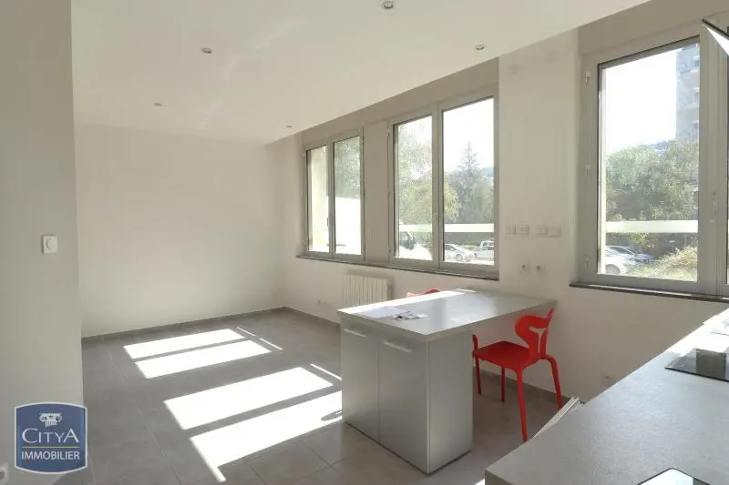 Photo 2 Appartement 1 pièce 39.8m²