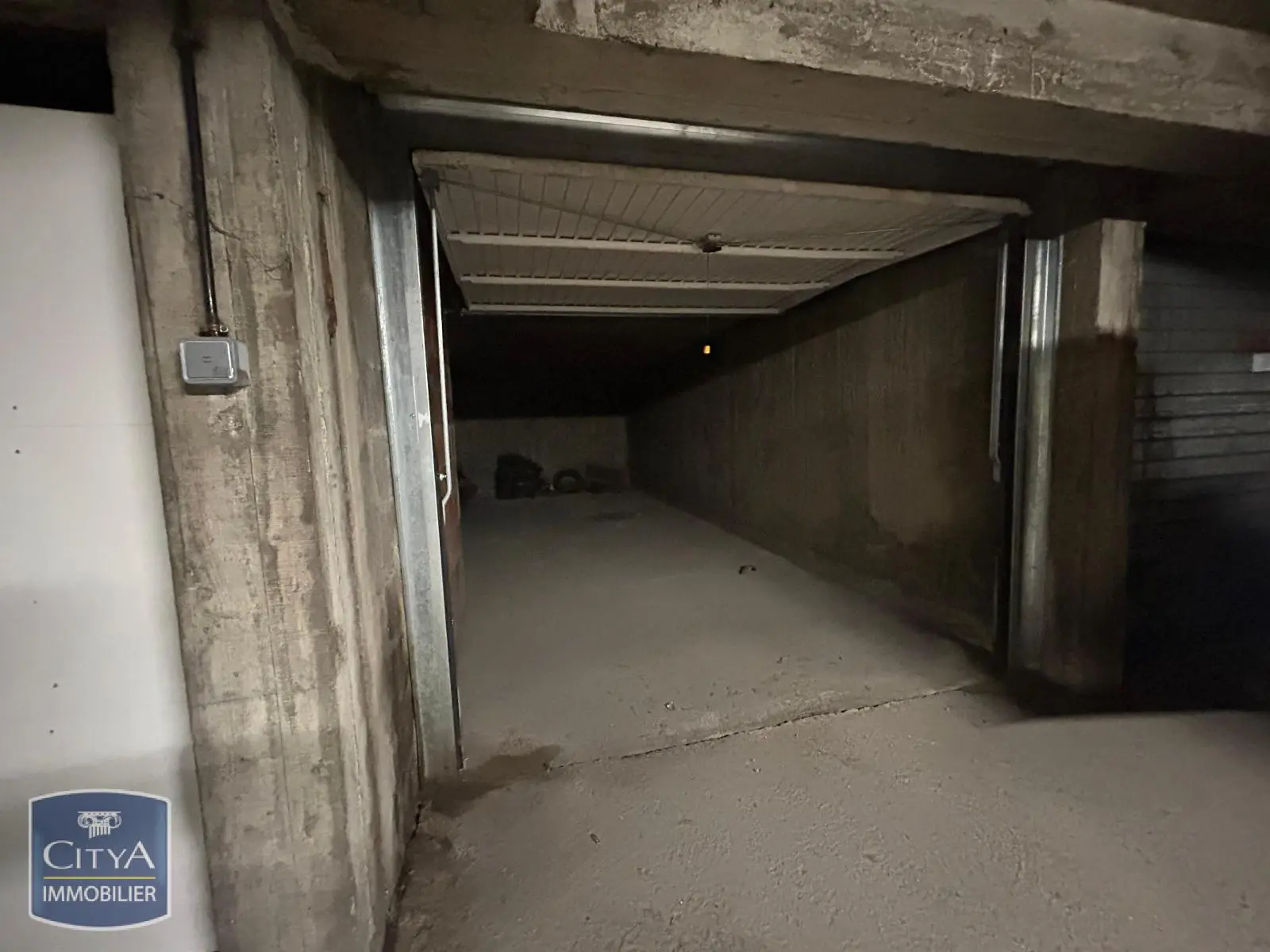 Photo 1 Parking
