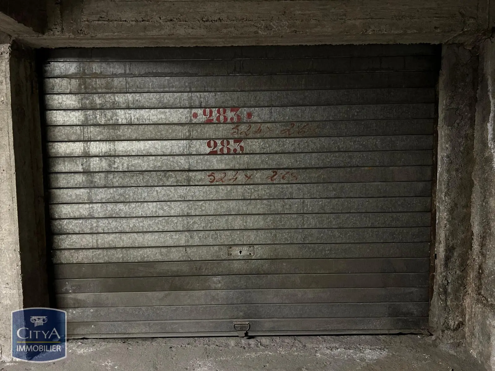Photo 1 Parking