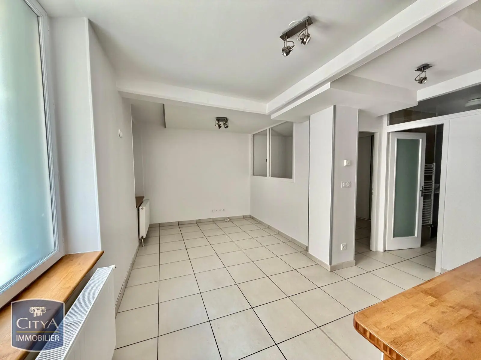 Photo 1 Appartement 1 pièce 31.84m²