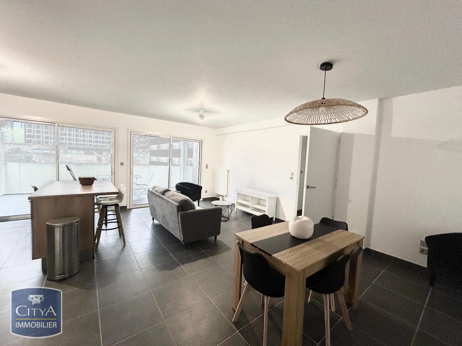 Photo 3 Appartement 2 pièces 57.7m²