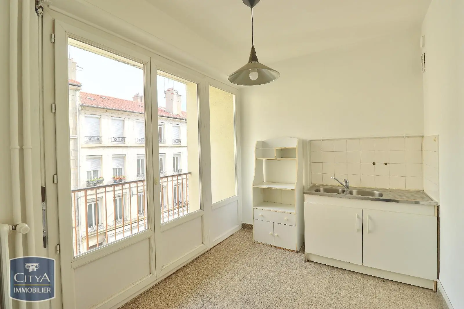 Photo 1 Appartement 1 pièce 43.85m²