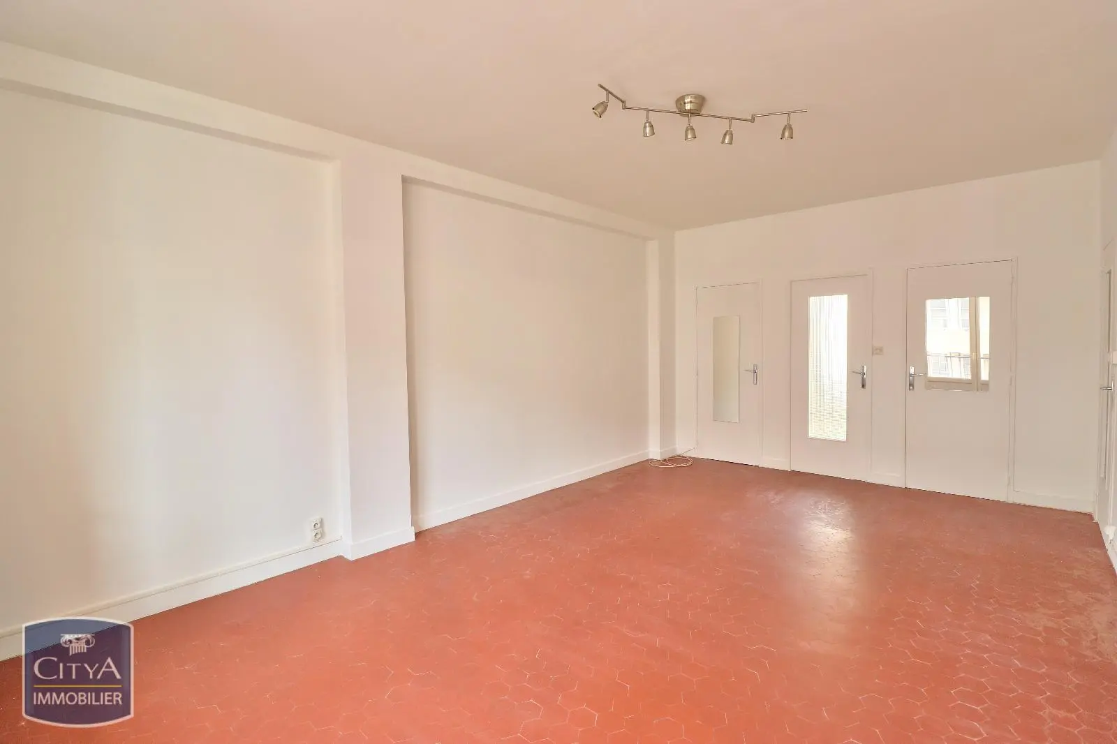 Photo 5 Appartement 1 pièce 43.85m²